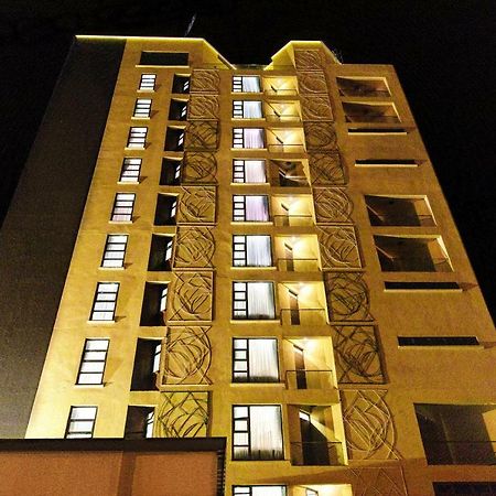 L'Aziz Suites Nairobi Extérieur photo