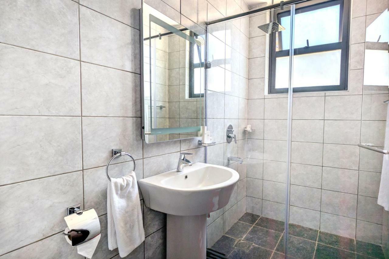 L'Aziz Suites Nairobi Extérieur photo