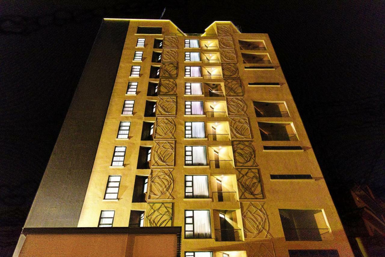 L'Aziz Suites Nairobi Extérieur photo