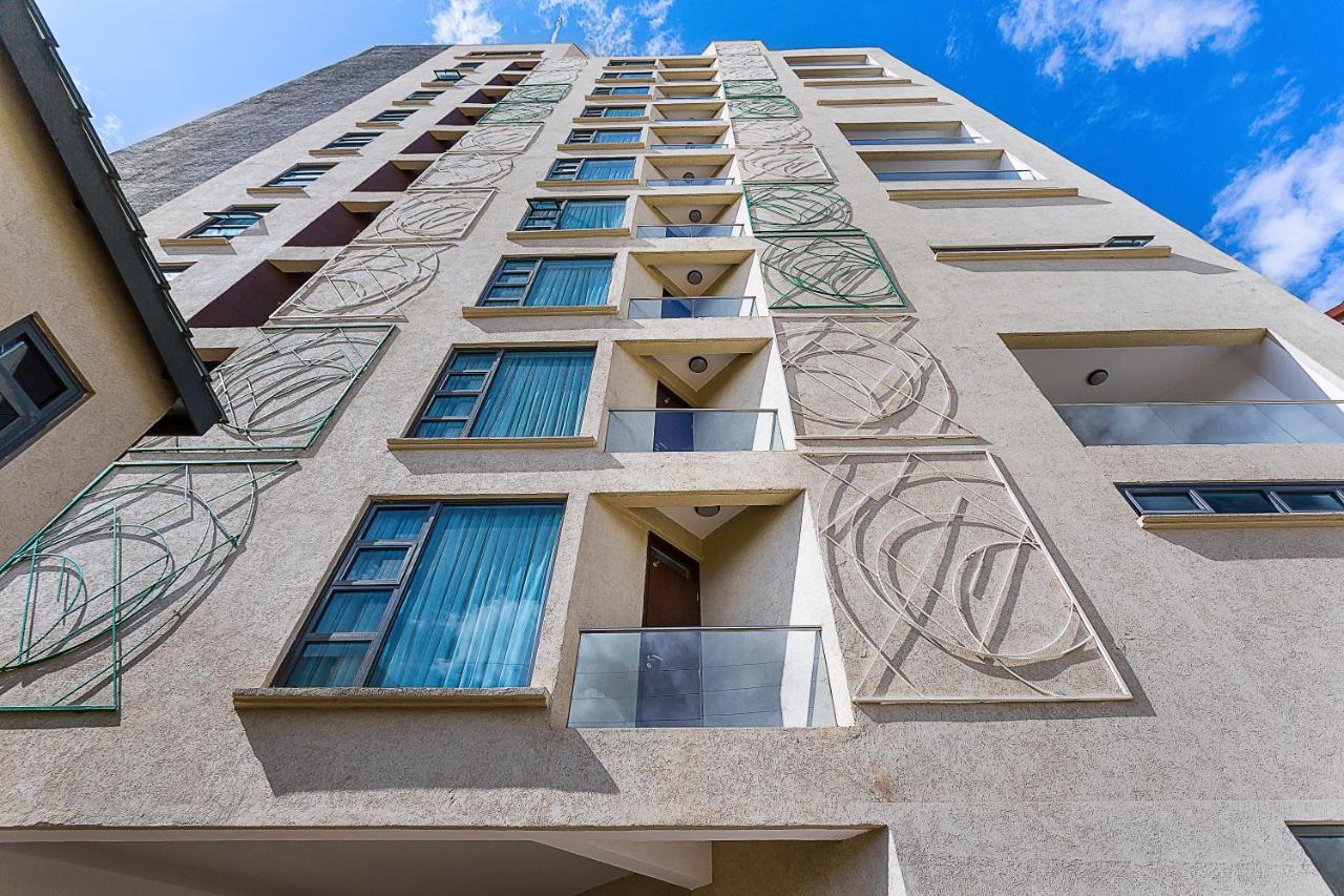 L'Aziz Suites Nairobi Extérieur photo