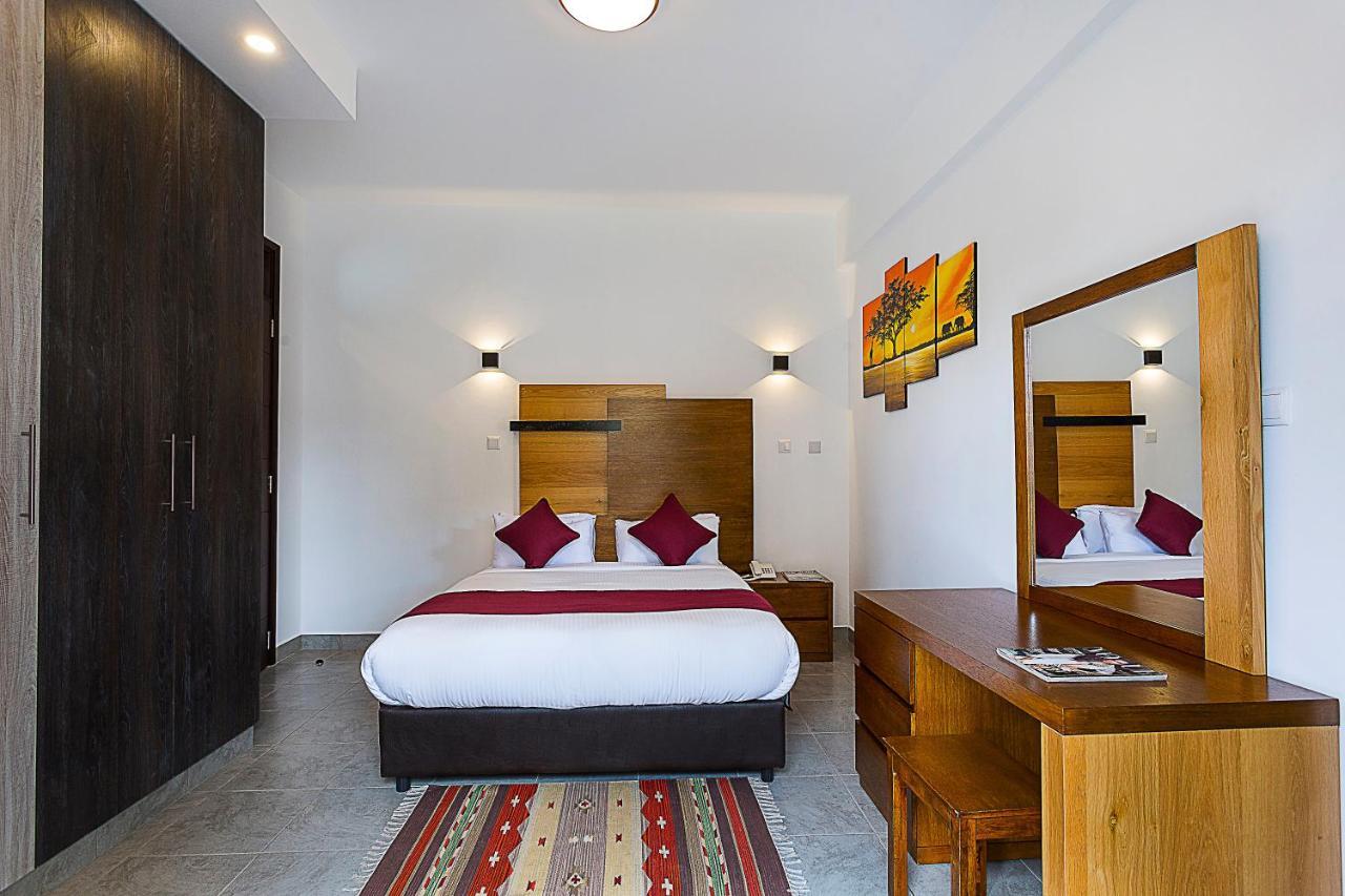 L'Aziz Suites Nairobi Extérieur photo